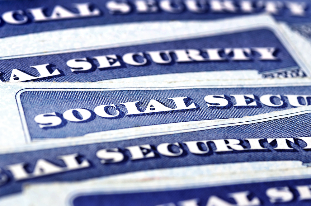 Should You Conduct a Credit and Social Search for New Hires?
